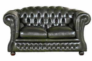 Een traditionele 2-zits Chesterfield bank met stevige rug en medium zitcomfort. Grondig nagezien en voorzien van een vernieuwde kussentoppen en biezen.