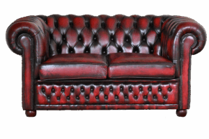 Perfect zittende 2-zits Chesterfield bank in zeer goede staat. Zacht zitcomfort en vernieuwde kussens. Duurzaam, stijlvol en direct leverbaar.