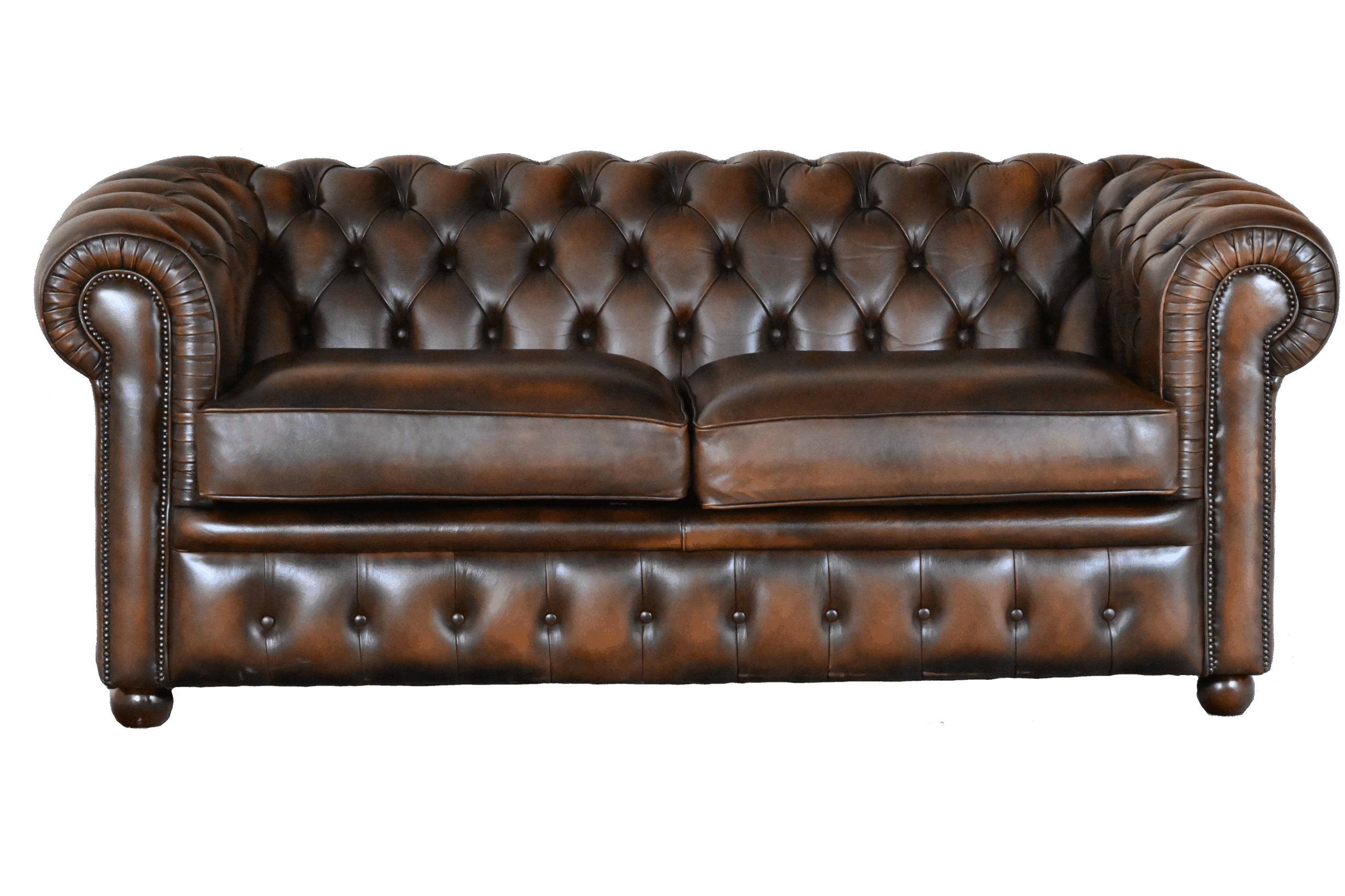 Een gebruikte Chesterfield Ambassador de Luxe in Full-Size uitvoering. Met medium zitcomfort, vernieuwde kussens en in uitstekende staat. Met garantie.