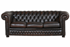 Ontdek de Vintage Chesterfield Blenheim 3-zits: een stevige, gebruikte bank met karaktervolle uitstraling. Geleverd zoals op de foto. Geen garantie.