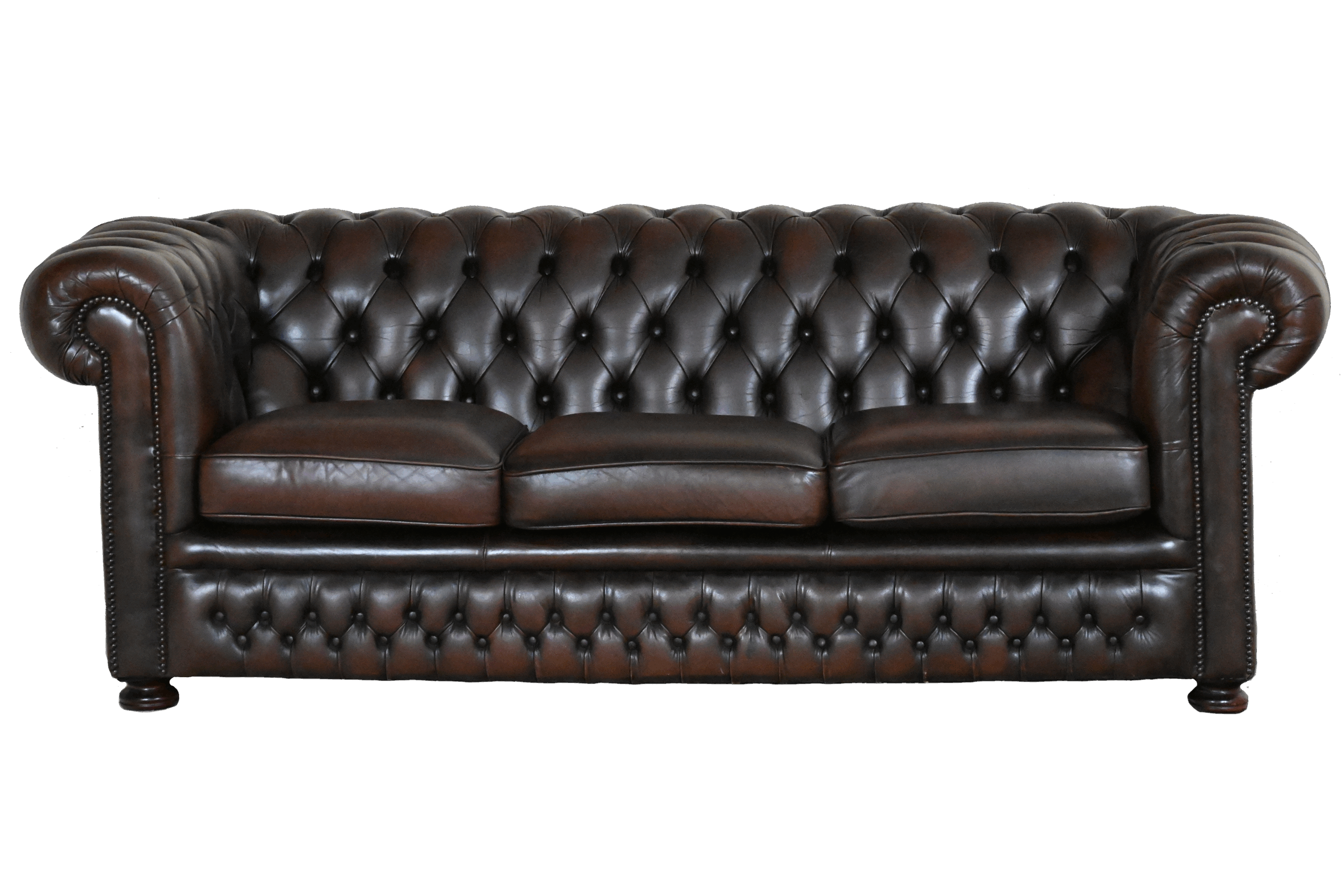Ontdek de Vintage Chesterfield Blenheim 3-zits: een stevige, gebruikte bank met karaktervolle uitstraling. Geleverd zoals op de foto. Geen garantie.