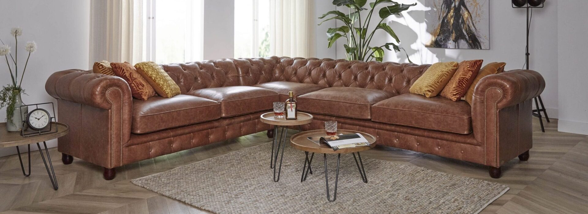 Hoekbanken in Engelse Chesterfield